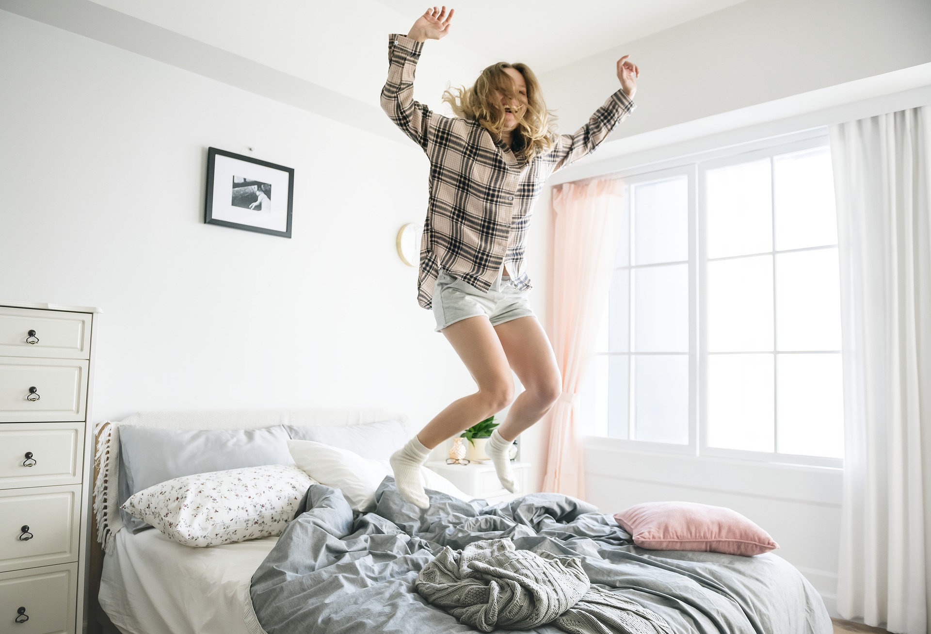 6 Ways to Make your College Apartment Feel like Home